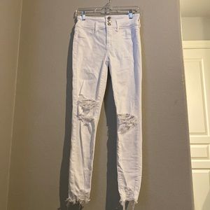 white ripped American eagle skinny jeans - size 0